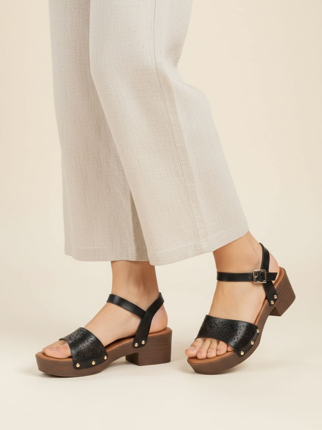 Womens Black Casual Solid Pattern Round Toe shape Platform Heels