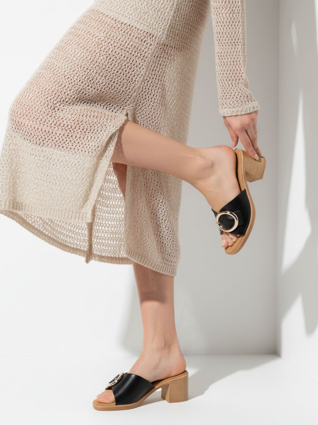 Womens Black Party Wear Solid Round Toe Block Heels