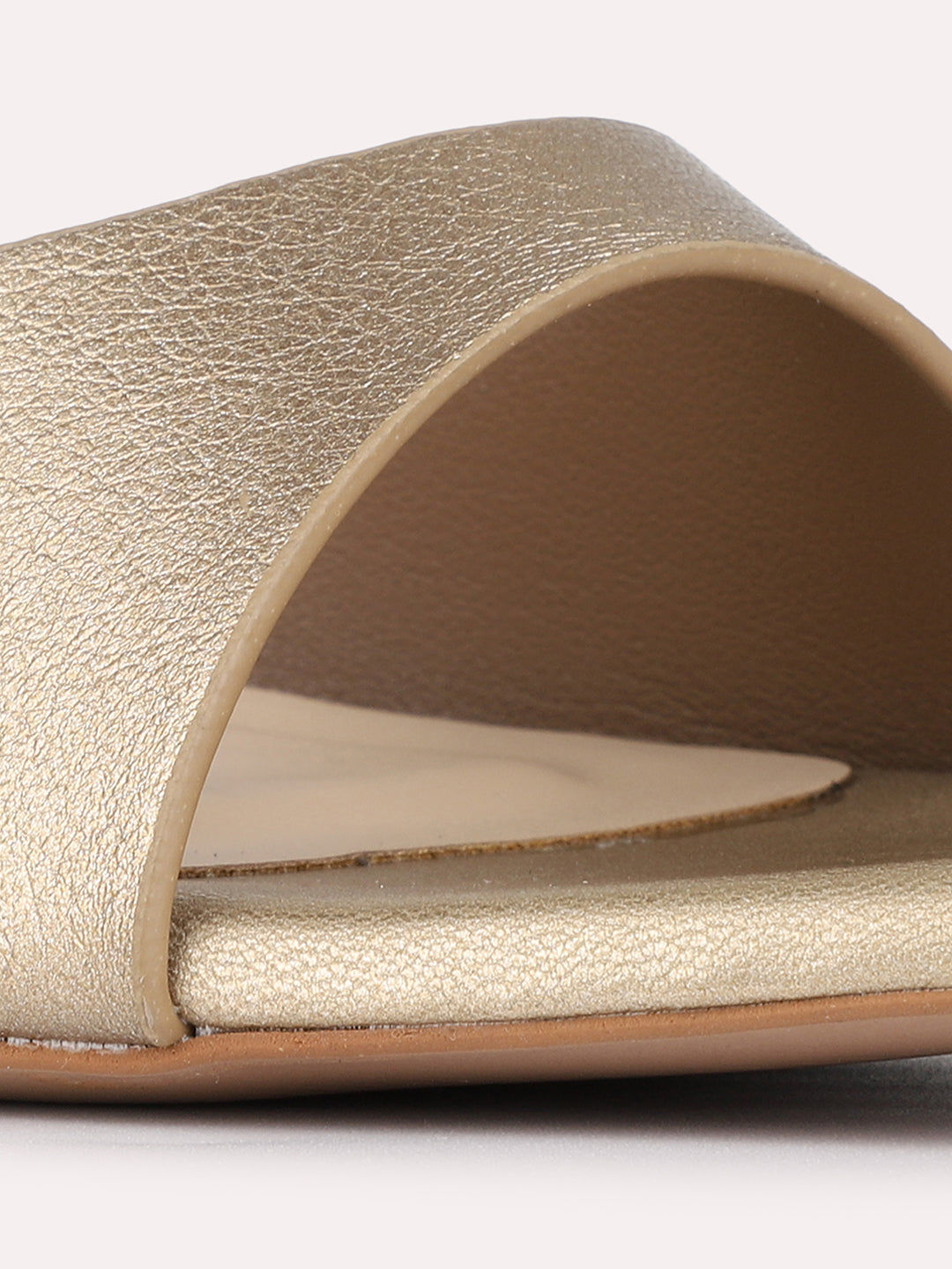 Womens Golden Casual Solid Round Toe Kitten Heels
