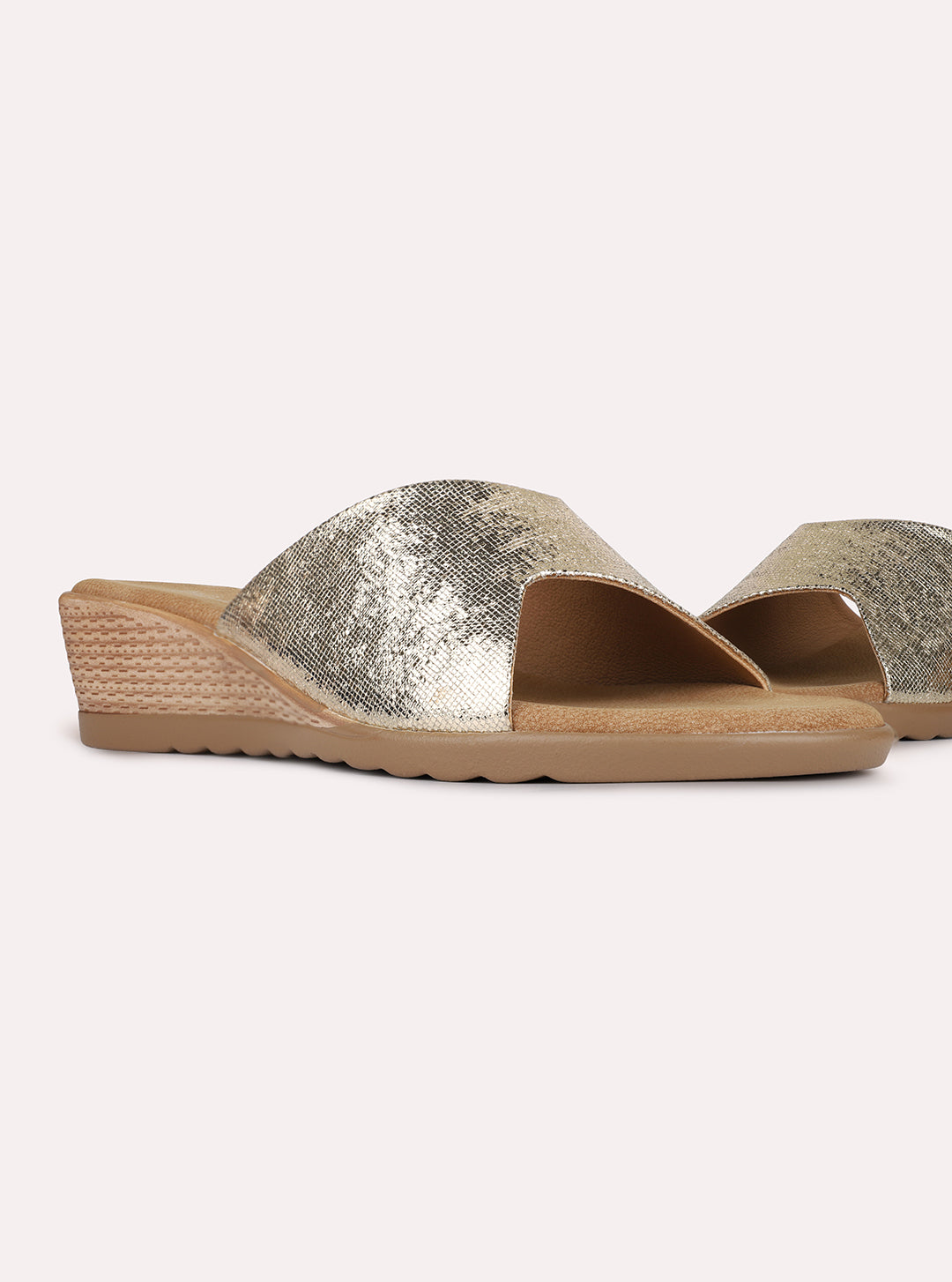 Womens Golden Casual Solid Pattern Round Toe Shape Wedge Heels