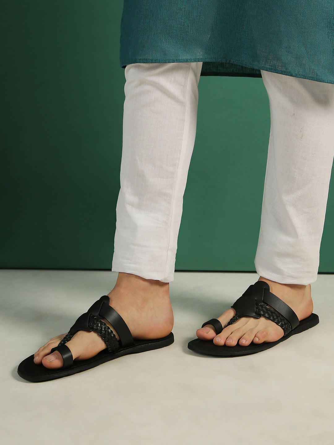 Mens Black Casual One Toe Slip-On Sandals