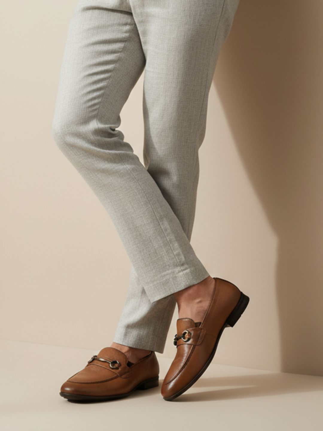 Mens Brown Formal Solid Pattern Pointed Toe Moccasins