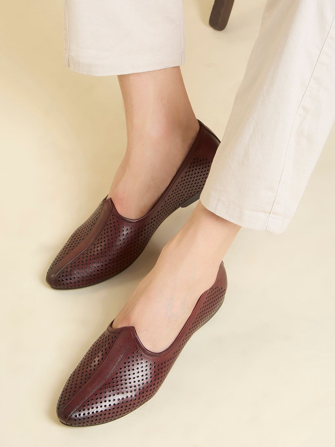 Atesber Wine Ethnic Textured Mojri For Men