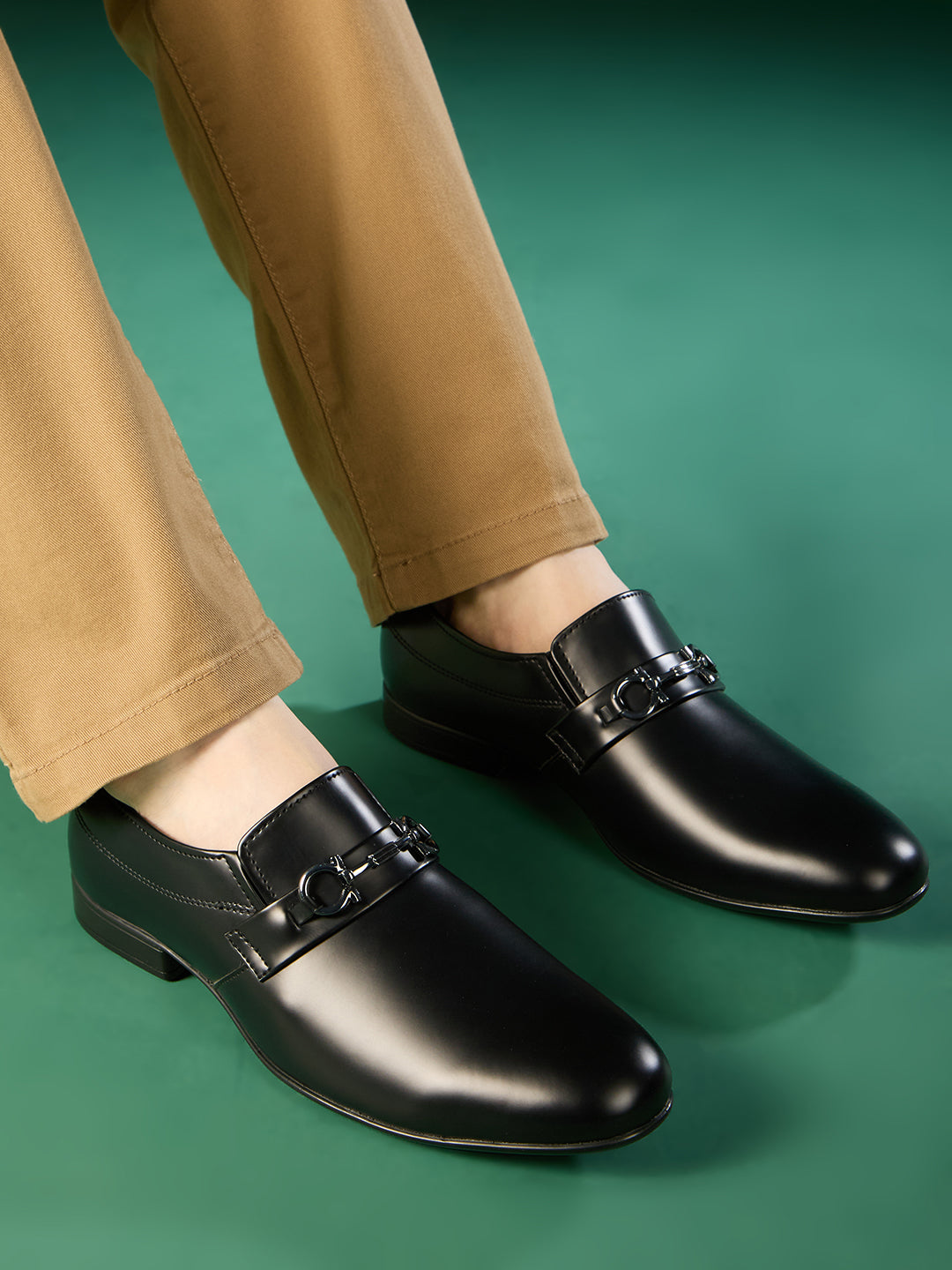 Mens Black Casual Solid Pattern Round Toe Moccasin Shoe