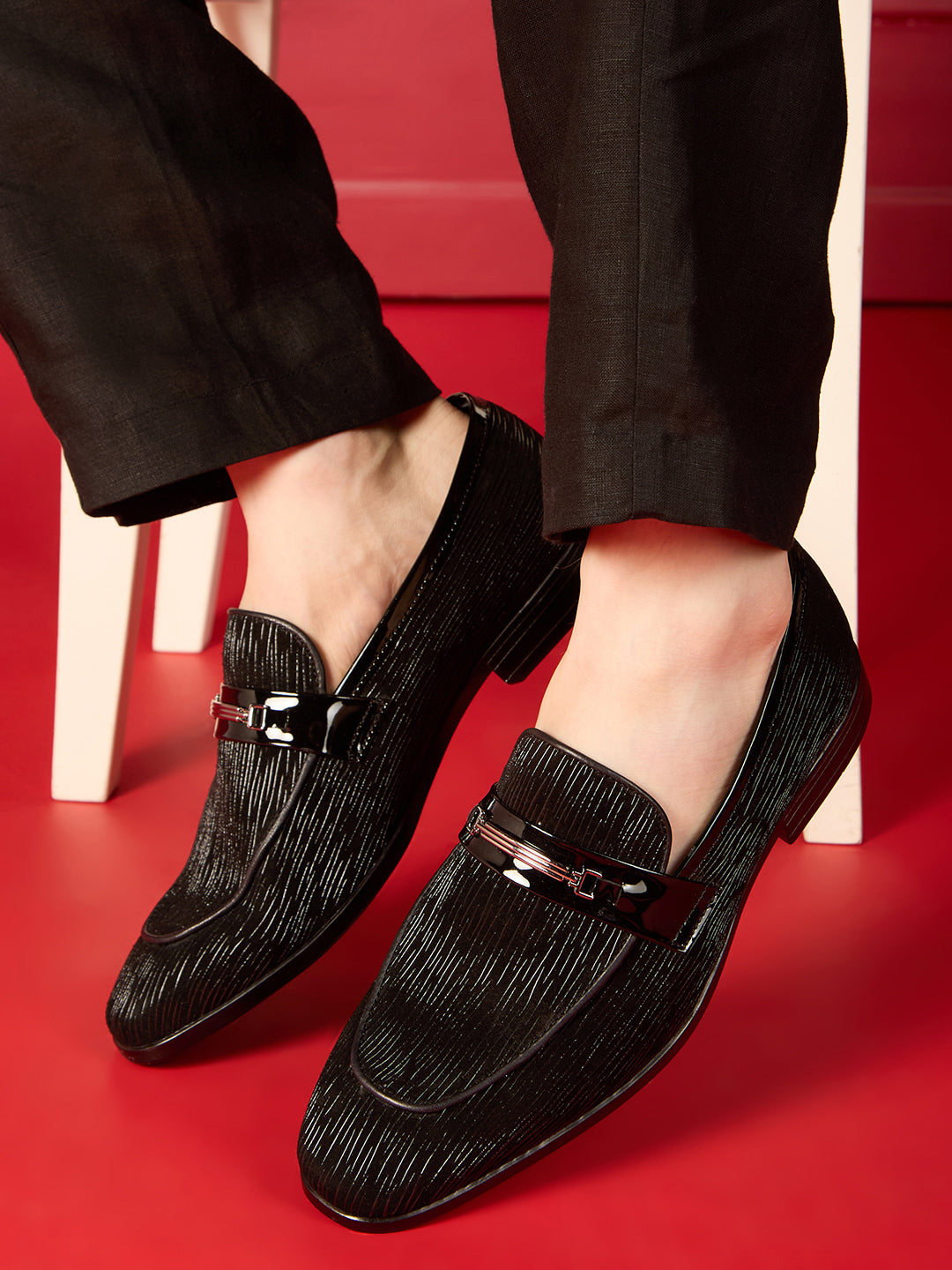 Mens Black Casual Solid Pointed Toe Moccasin Shoe