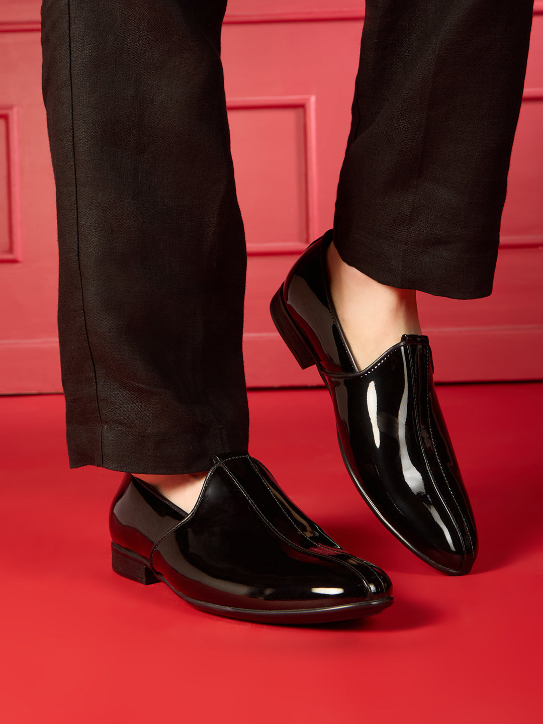 Mens Black Casual Solid Round Toe Moccasin Shoe