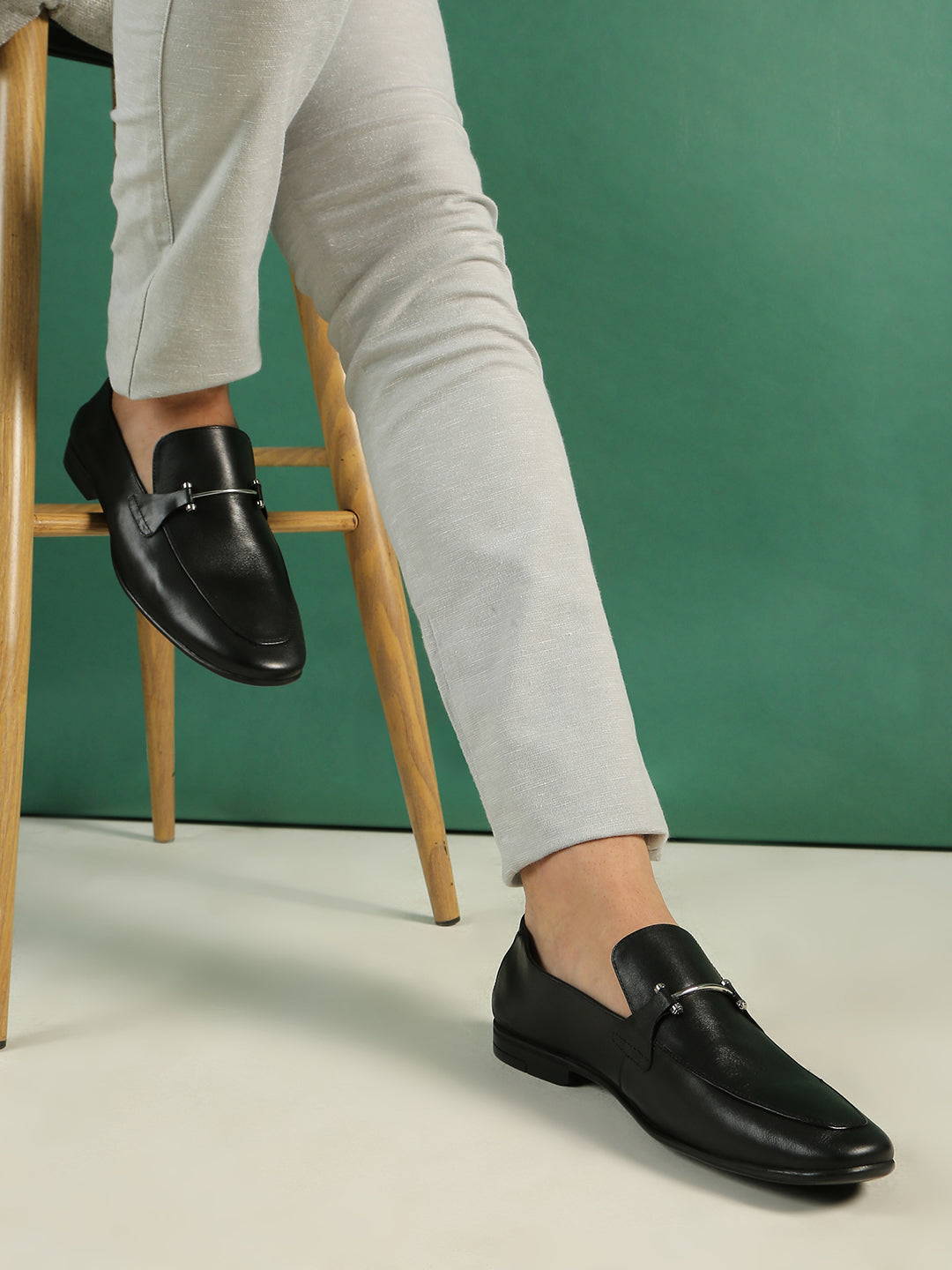 Mens Black Casual Solid Pointed Toe Loafers