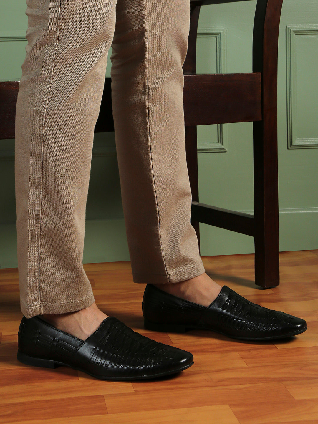 Mens Black Formal Solid Pattern Round Toe Loafer