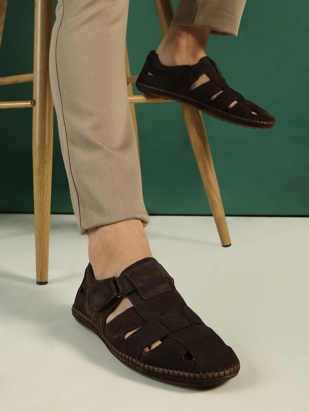 Mens Brown Casual Solid Pattern Round Toe Sandals