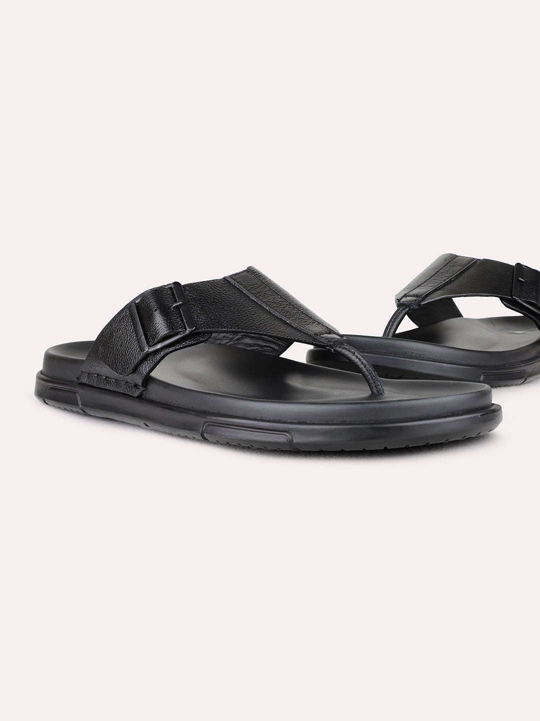 Mens Black Casual Solid Pattern Round Toe T-Strap Flat Sandals