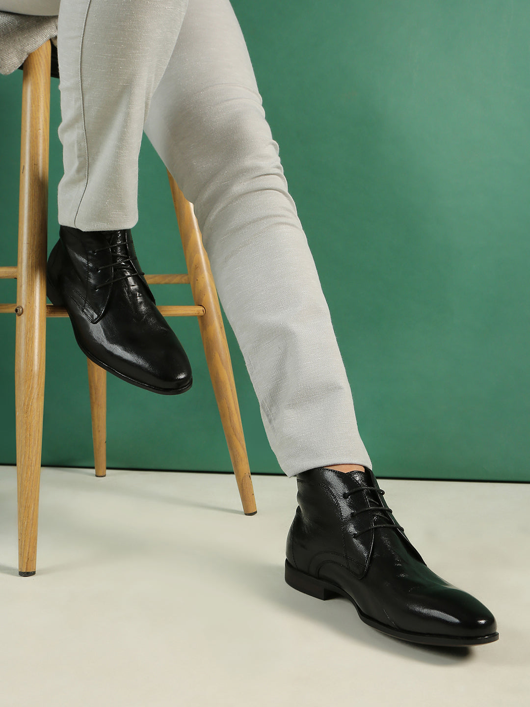 Mens Black Party Wear Solid Round Toe Outdoor Boots