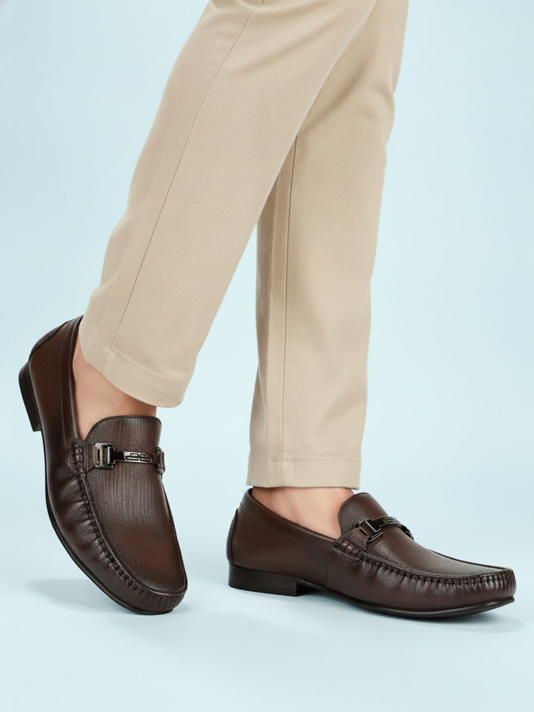 Mens Tan Casual Solid Pattern Square Toe Shape Loafers
