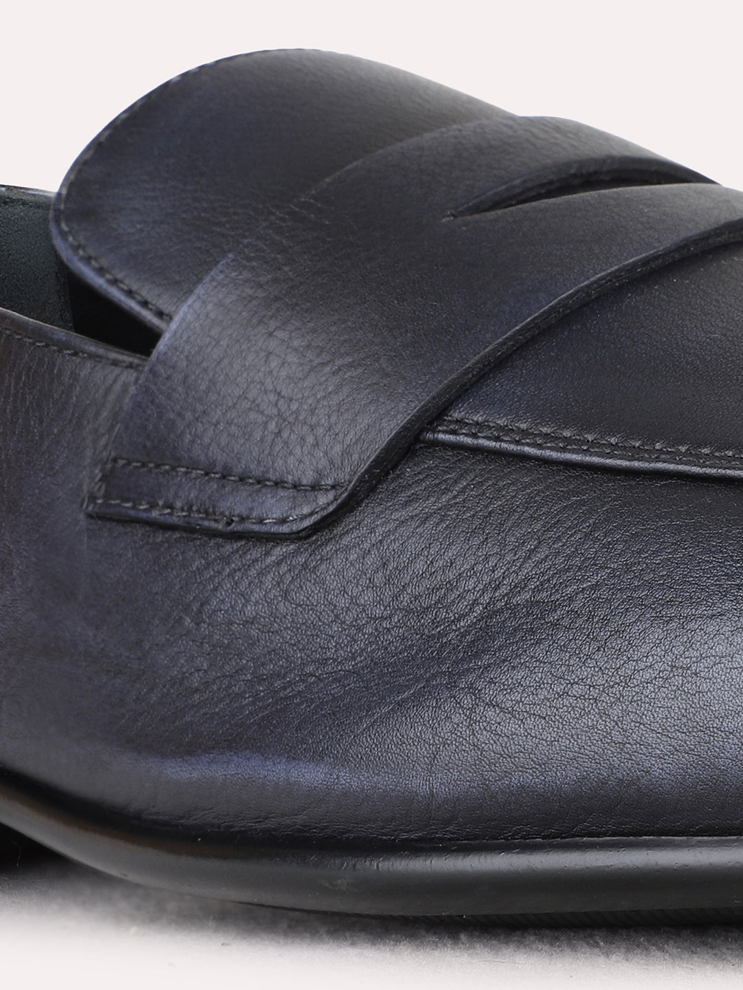 Mens Blue Formal Solid Pattern Pointed Toe Moccasin