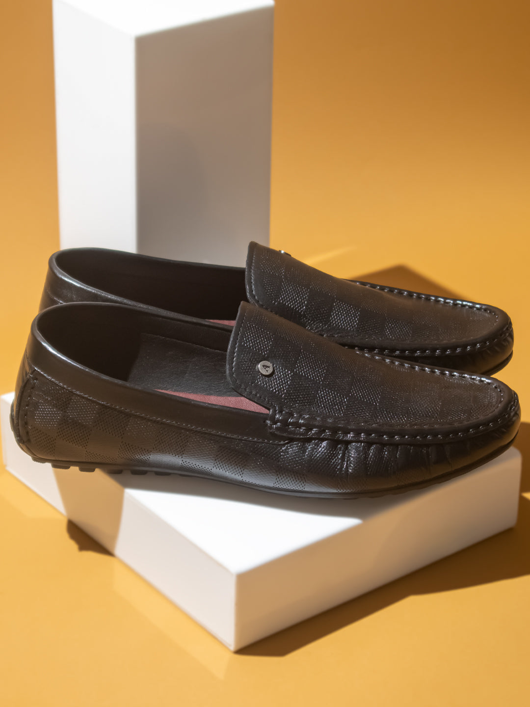 Atesber Black Textured Driving Casual Shoes For Mens