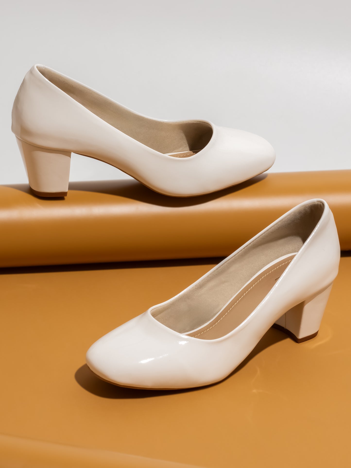 Women White Round Toe Block Heeled Pumps