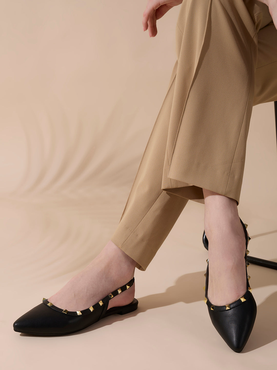 Womens Black Casual Solid One Toe Flat Mules