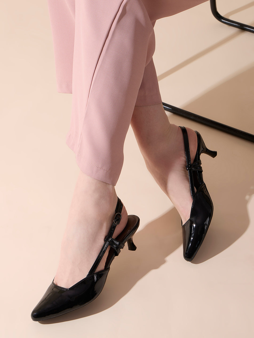 Womens Black Casual Solid Narrow Toe Kitten Heel Sandals