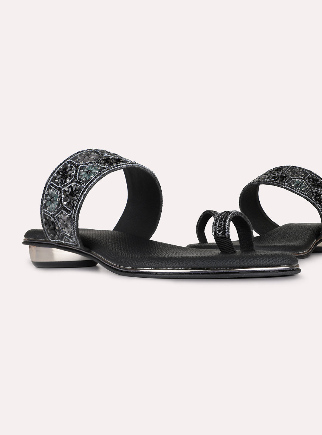 Womens Black Ethnic Embellished Pattern Round Toe Shape Block Heels