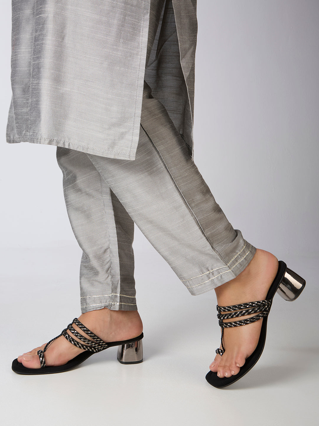 Womens Black Party Wear Striped Round Toe Block Heel Sandals