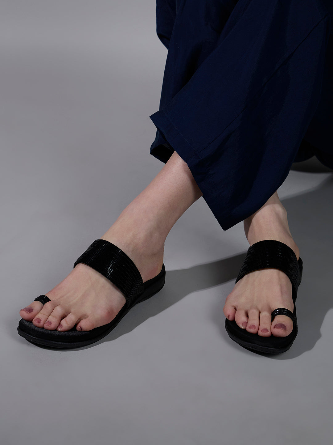 Womens Black Party Wear Embellished One Toe Flats