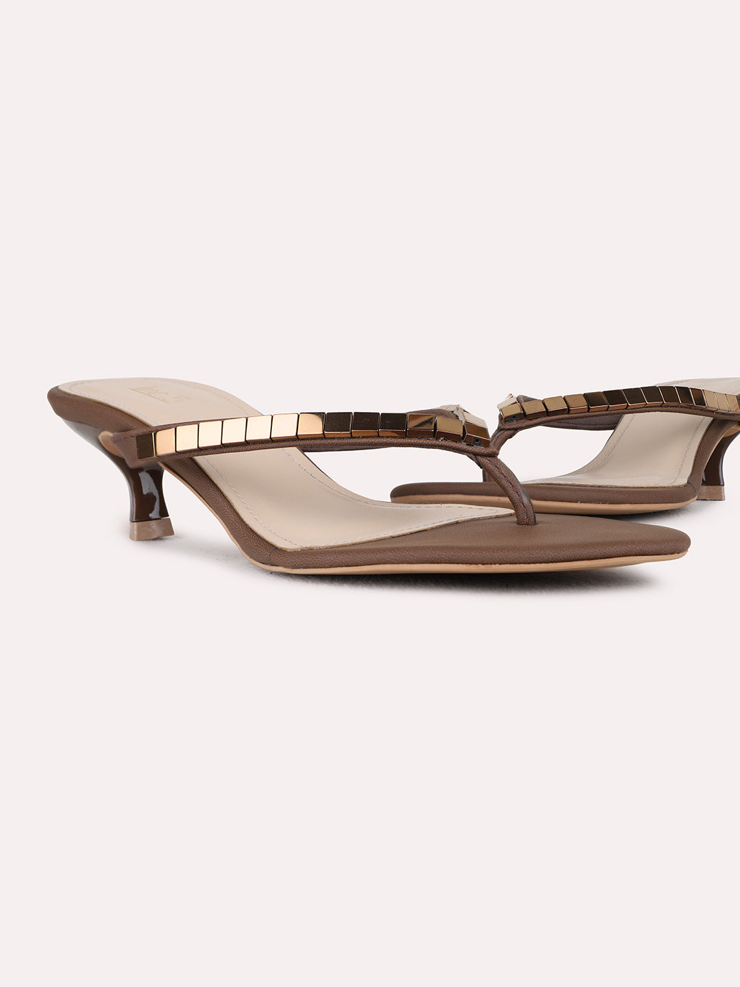 Womens Brown Ethnic Embellished Round Toe Kitten Heels