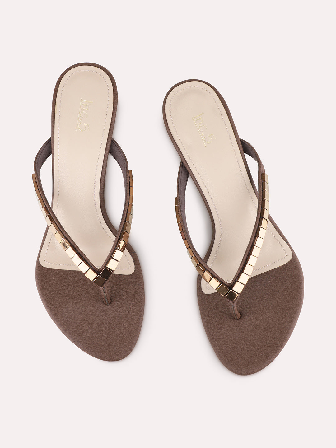 Womens Brown Ethnic Embellished Round Toe Kitten Heels