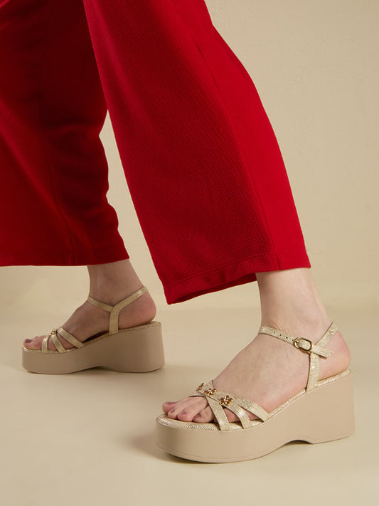 Womens Golden Party Wear Solid Round Toe Platform Heels