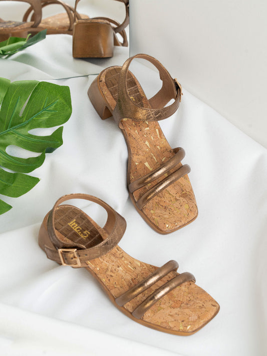 Womens Golden Solid Square Toe Buckle Closure Sandals