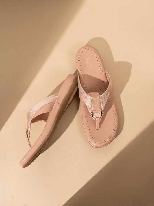 Womens Peach Solid Round Toe Casual Flat Slip-on Sandals