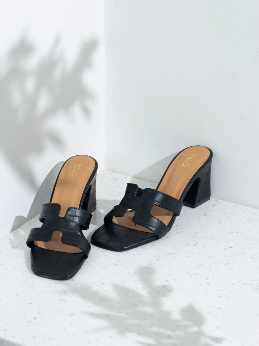 Womens Black Party Wear Solid Square Toe Mules