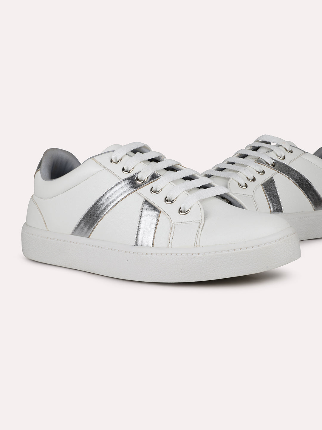 Womens White Casual Round toe Sneakers