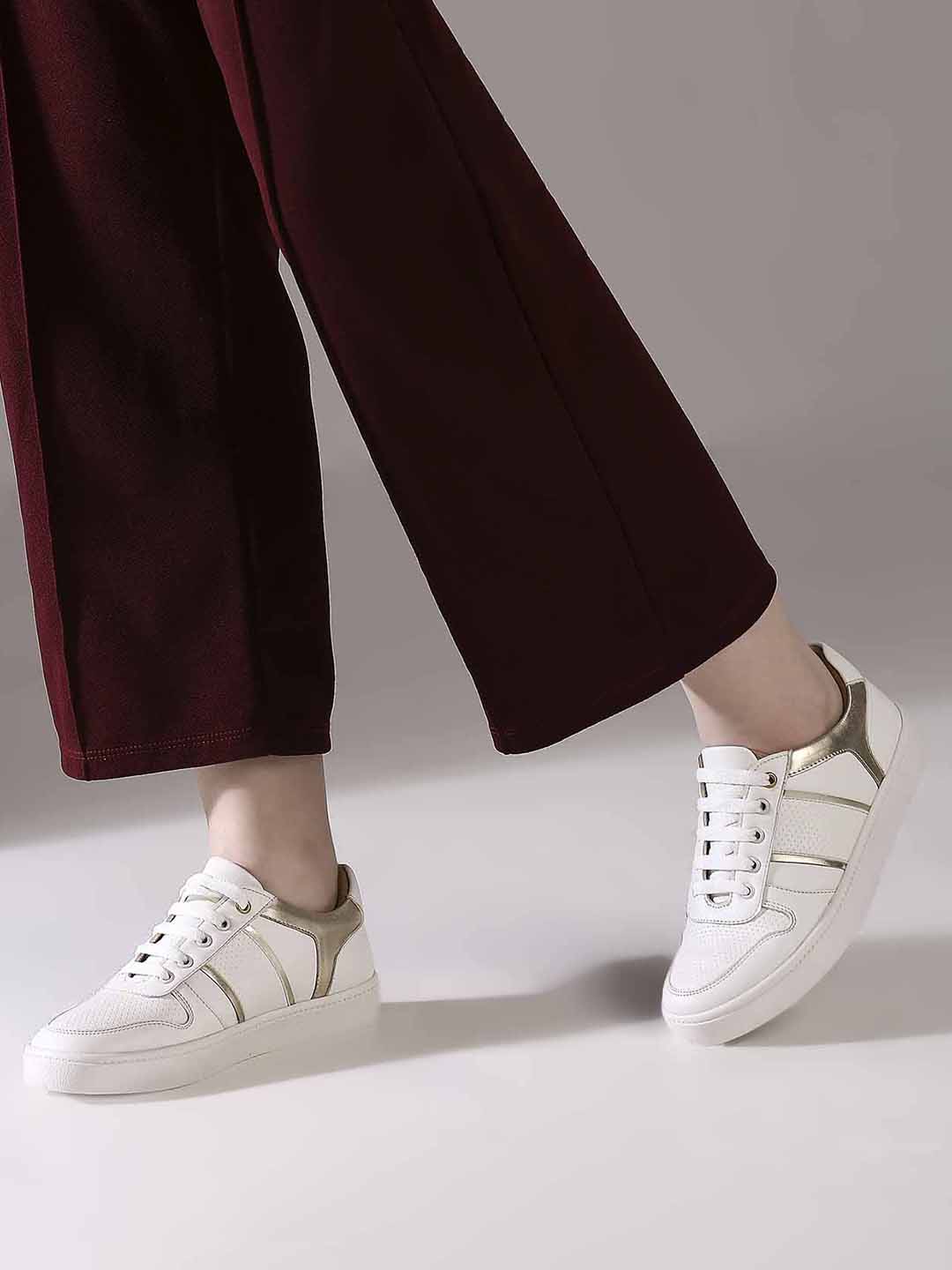 Womens White Casual Round toe Sneakers