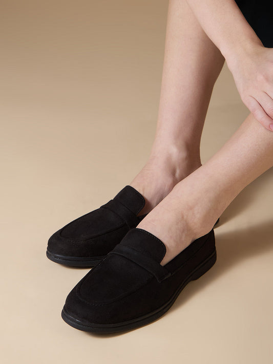 Womens Black Party Wear Solid Round Toe Loafers