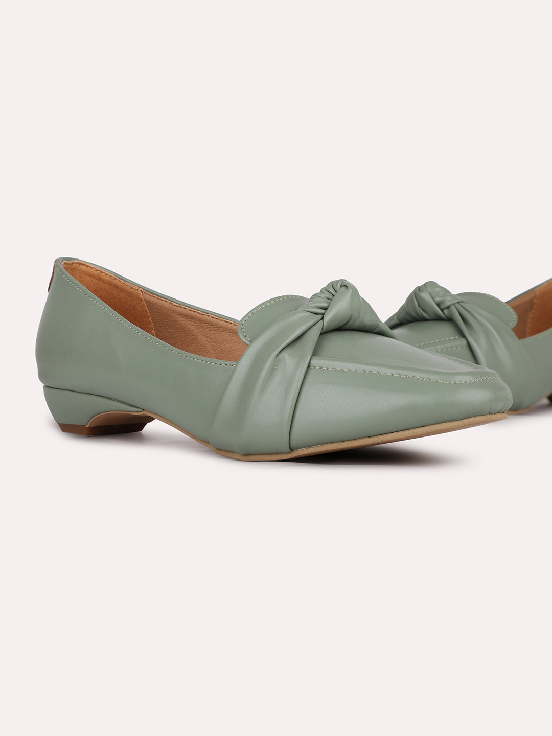 Womens Green Solid Pointed Toe Party Wear Flat Ballerinas