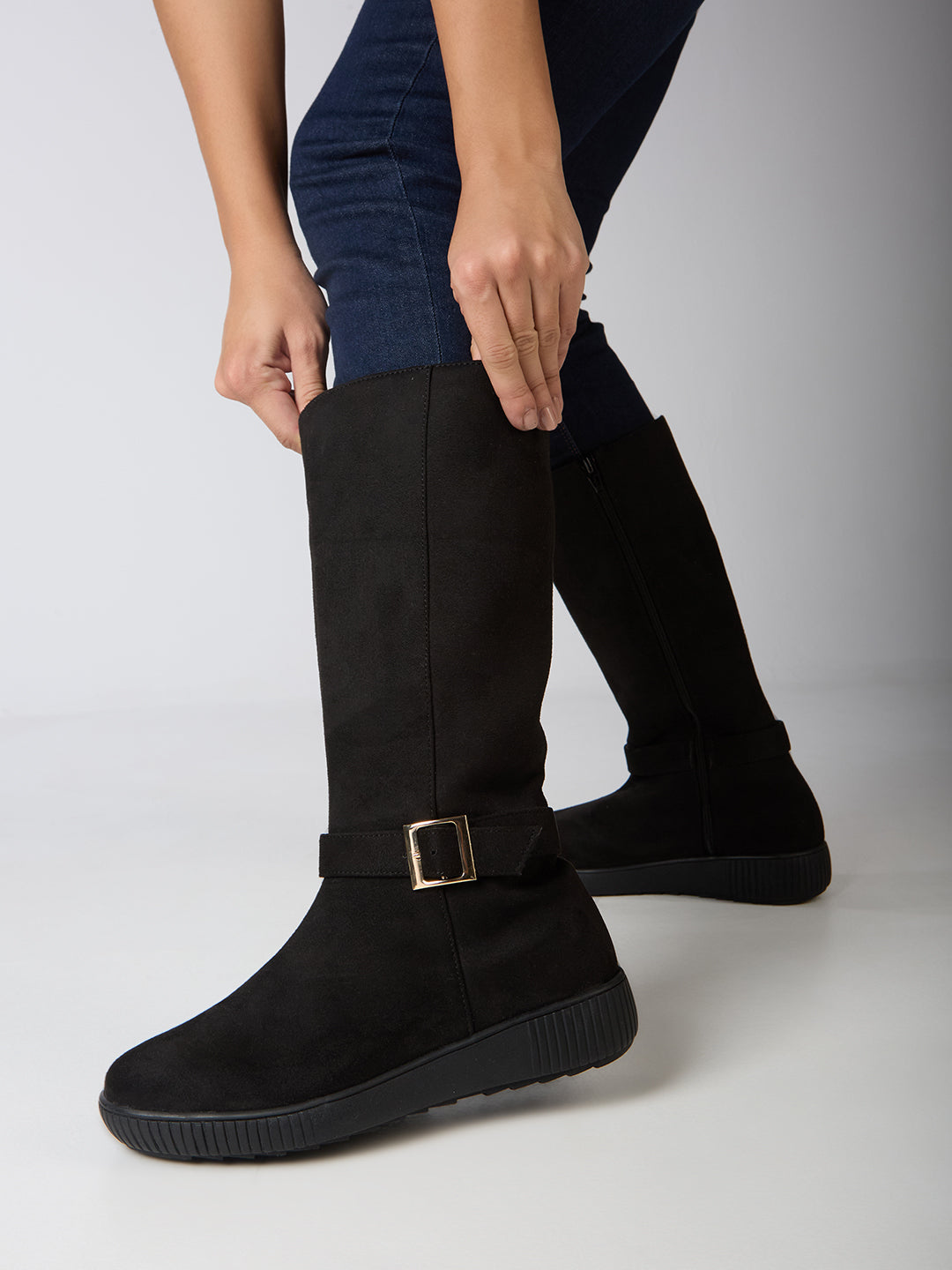 Womens Black Casual Solid Pattern Round Toe Shape Boots