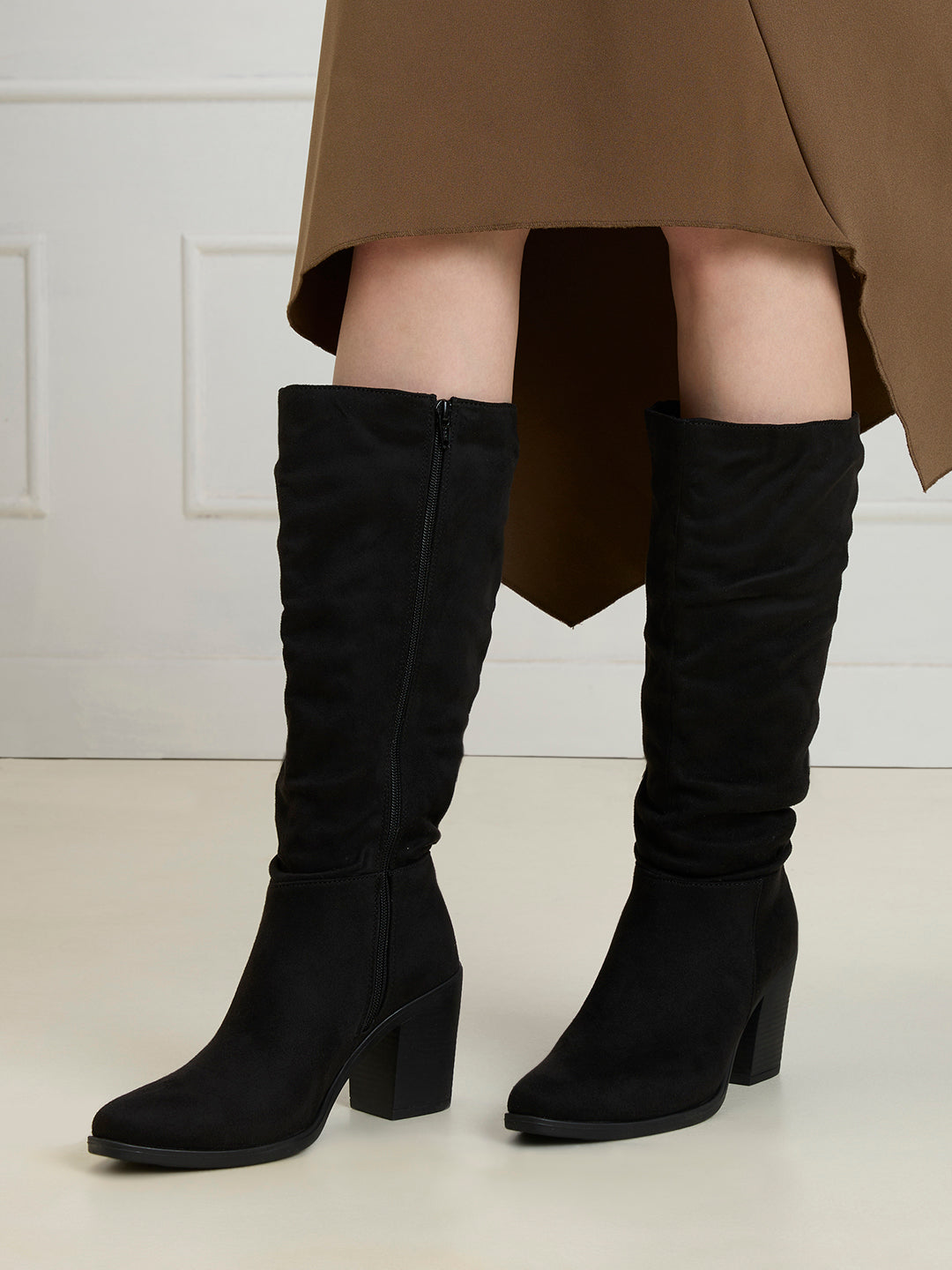 Womens Black Casual Solid Round Toe Block Heel Boots