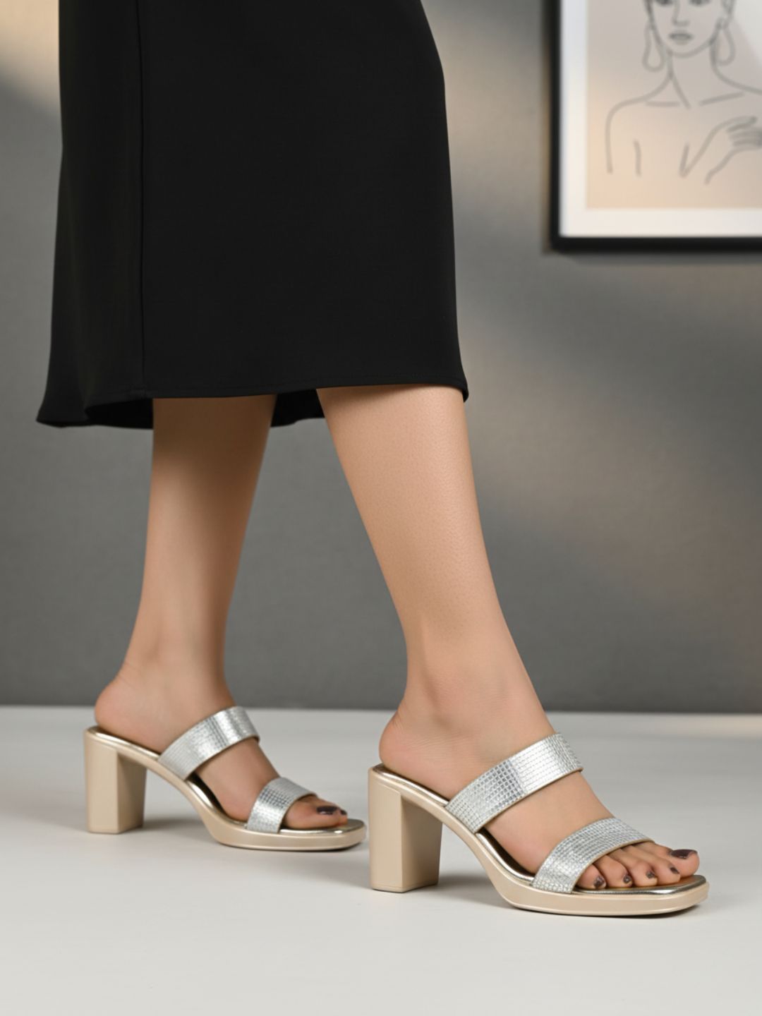 Womens Golden Party Wear Solid Round Toe Block Heels