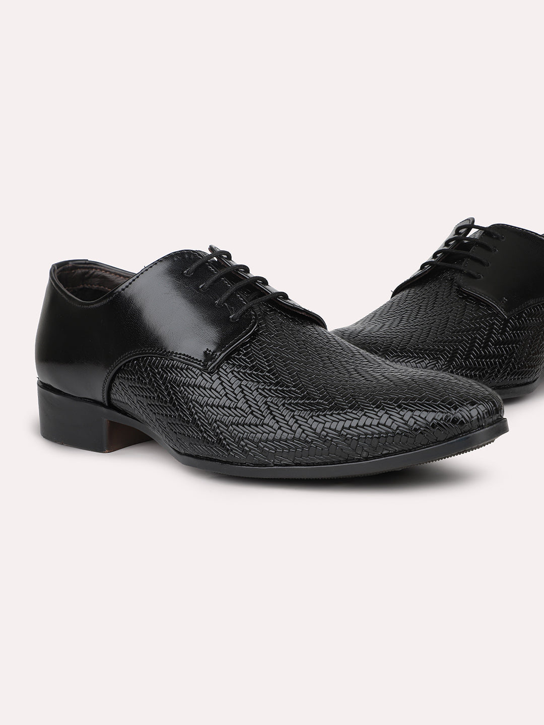 Men Black Textured Formal Lace Up Derby Shoes