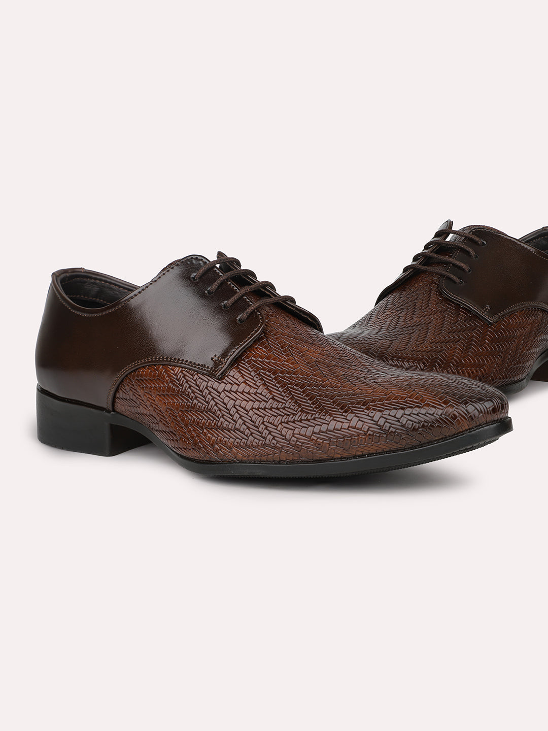 Men Brown Textured Formal Lace Up Derby Shoes