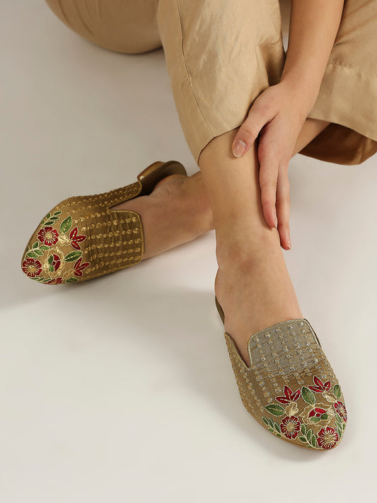 Women Antique Embroidered Ethnic Mules