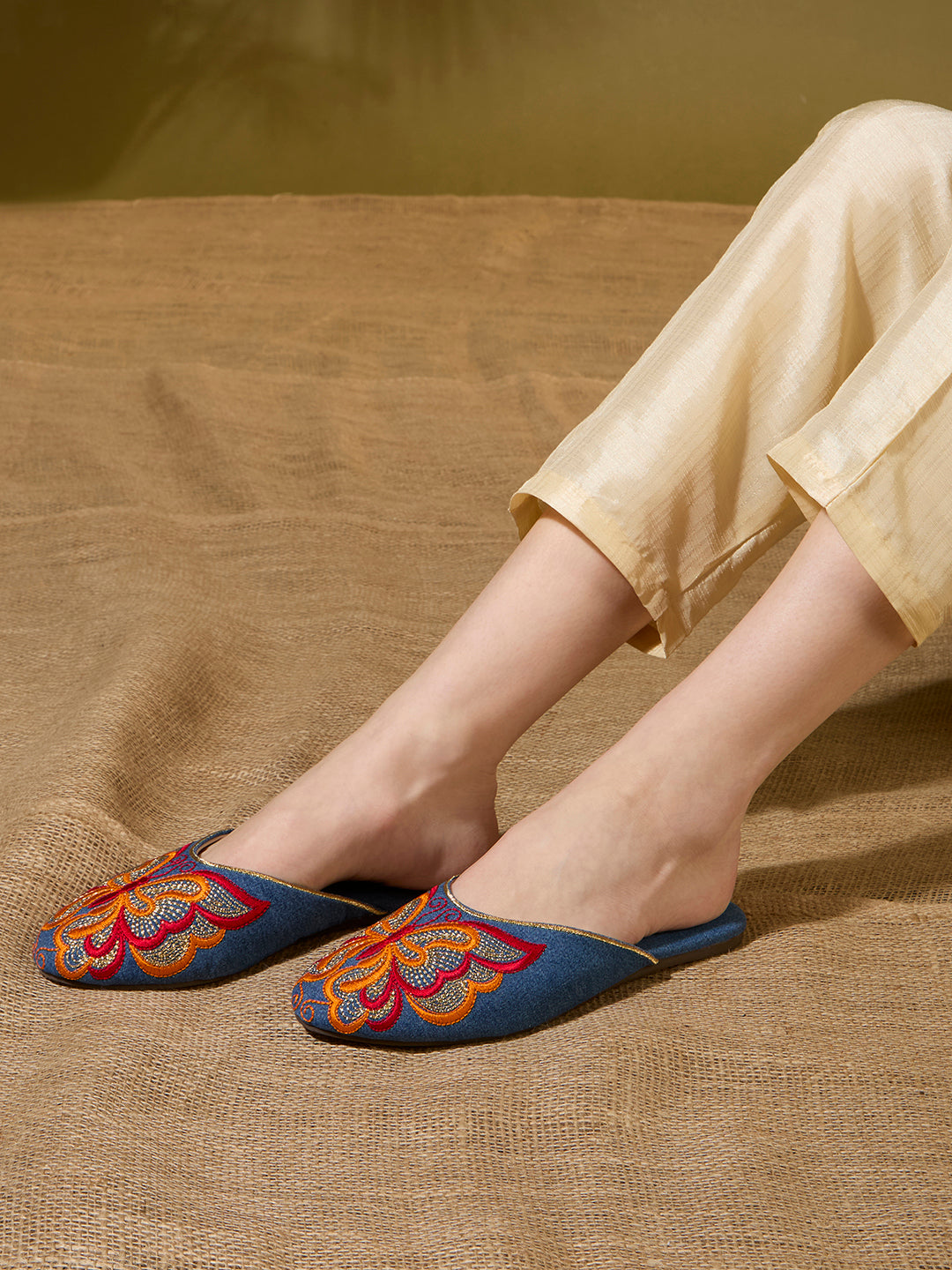 Women Blue Casual Printed Pointed Slip-On Flat Mules