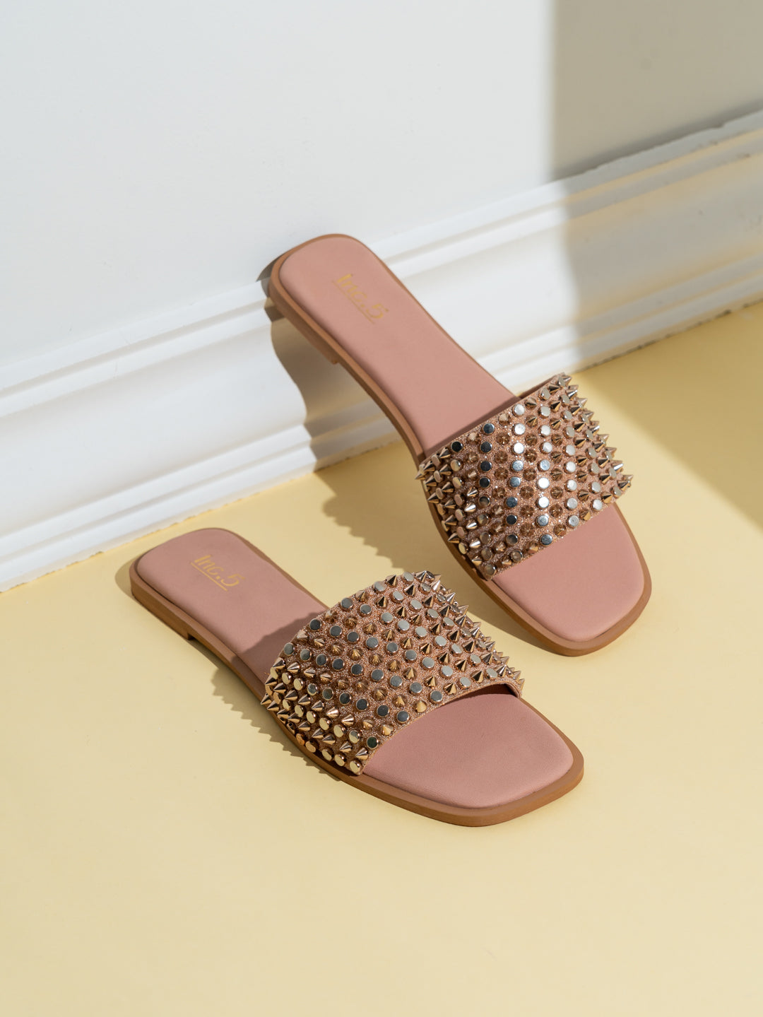 Womens Peach Ethnic Embellished Open Toe Slip-On Flat Sandals