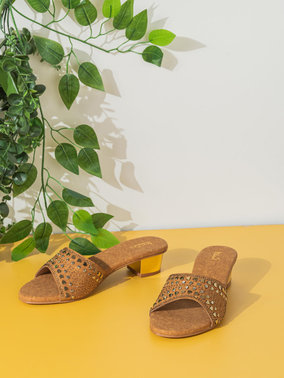 Women Antique Ethnic Embellished Round Toe Block Heel Sandals