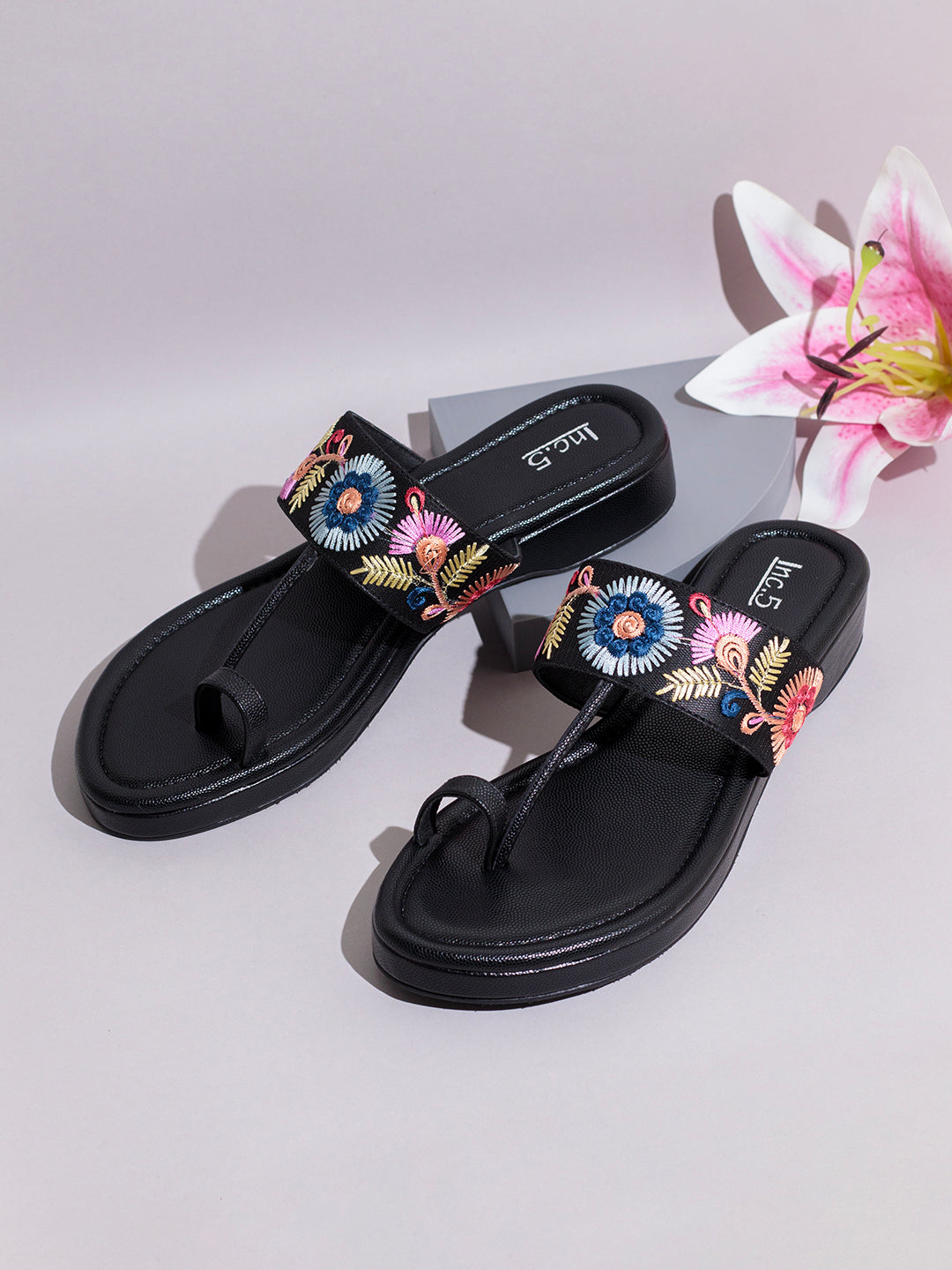 Womens Black Ethnic Embellished One Toe Flat Slip-On Sandals