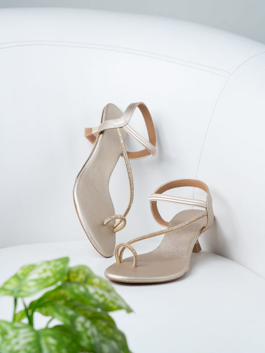 Womens Golden Party Wear Solid Round Toe Kitten Heels