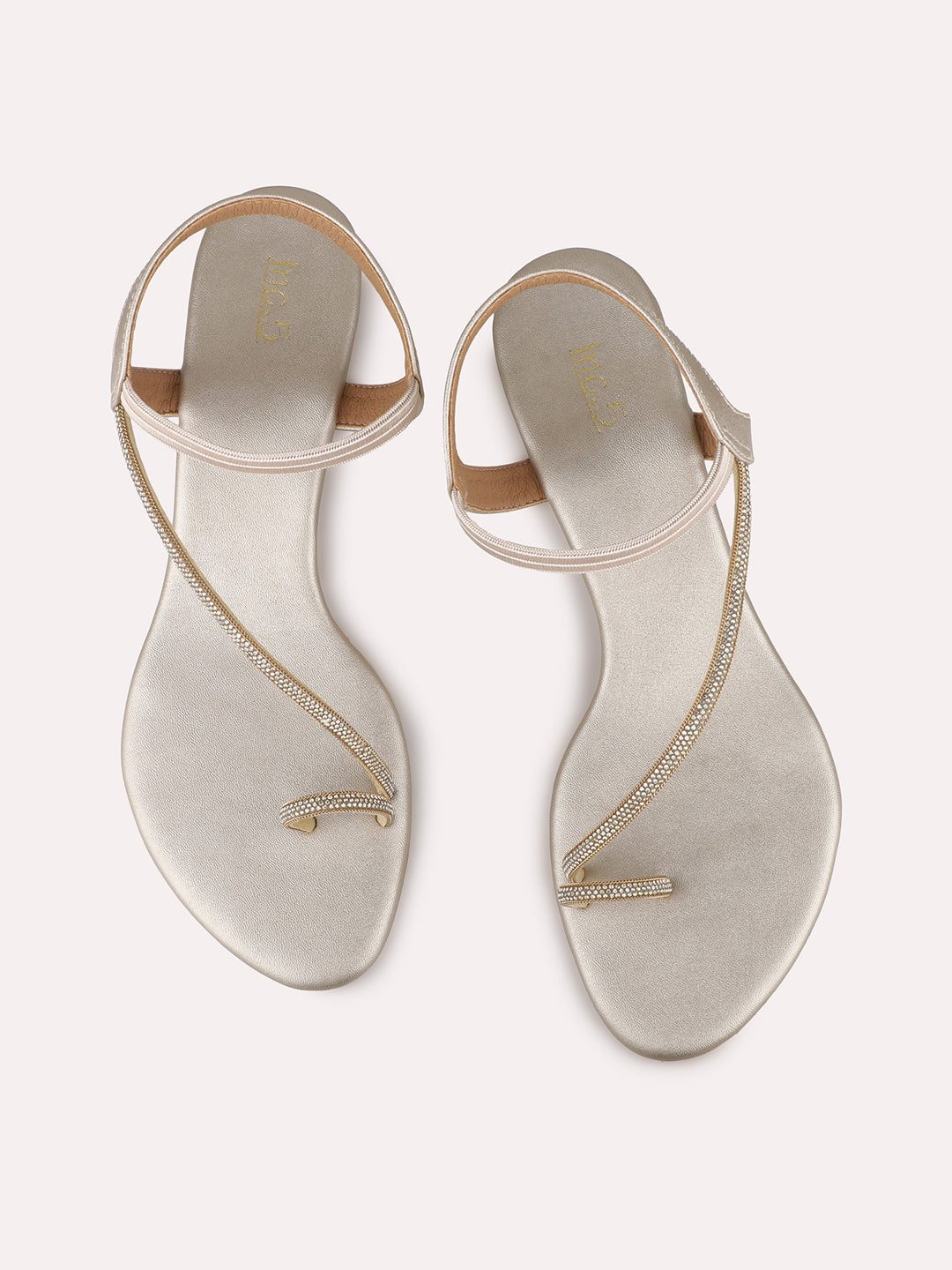 Womens Golden Party Wear Solid Round Toe Kitten Heel Sandals