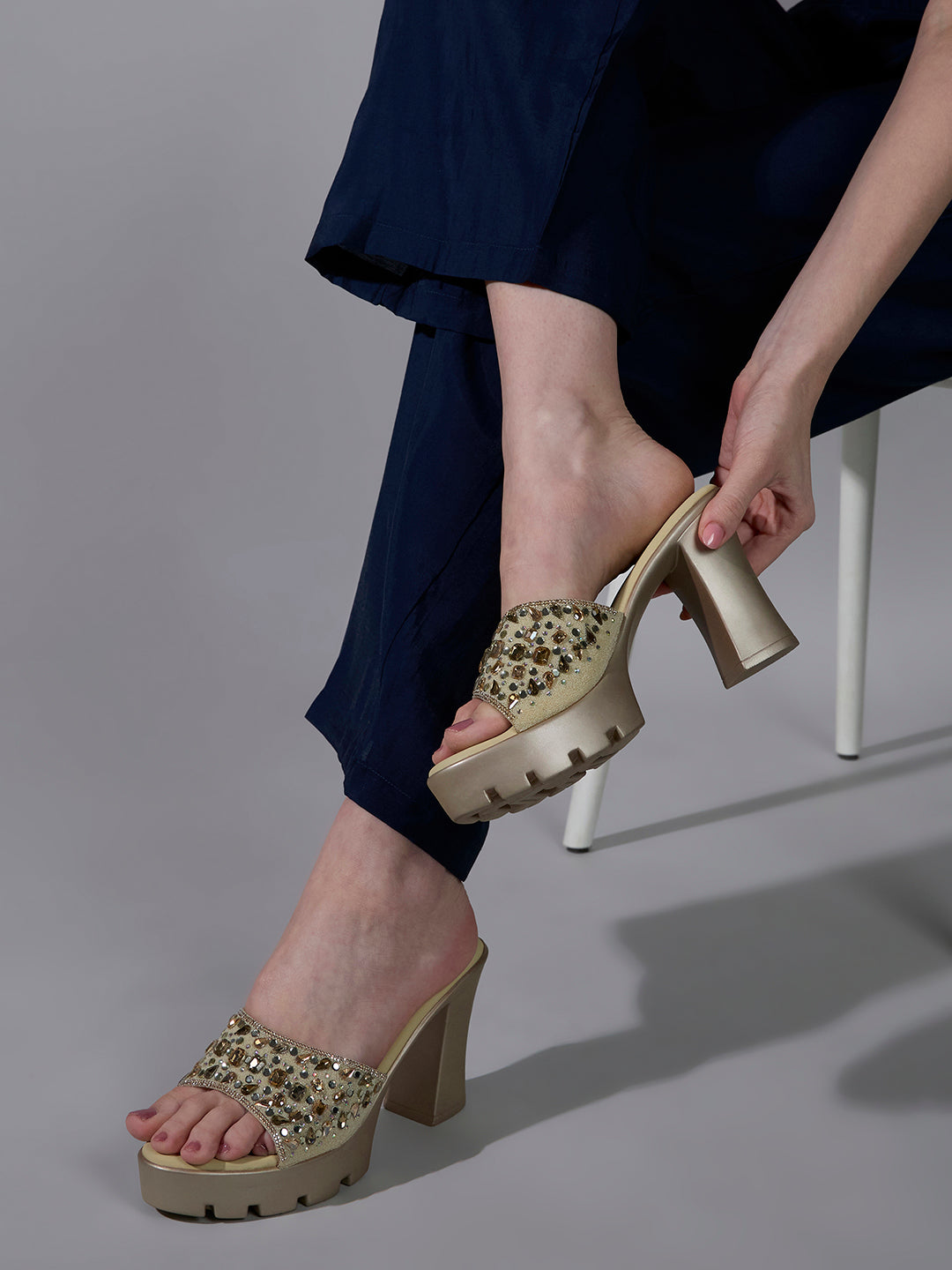 Womens Golden Ethnic Embellished Pattern Round Toe Flatform Heels