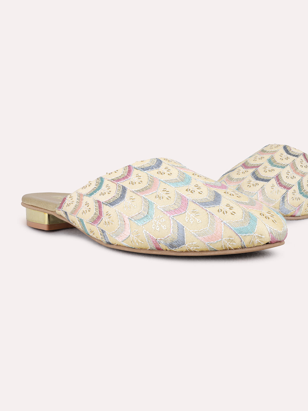 Womens Golden Party Wear Printed One Toe Flat Mules