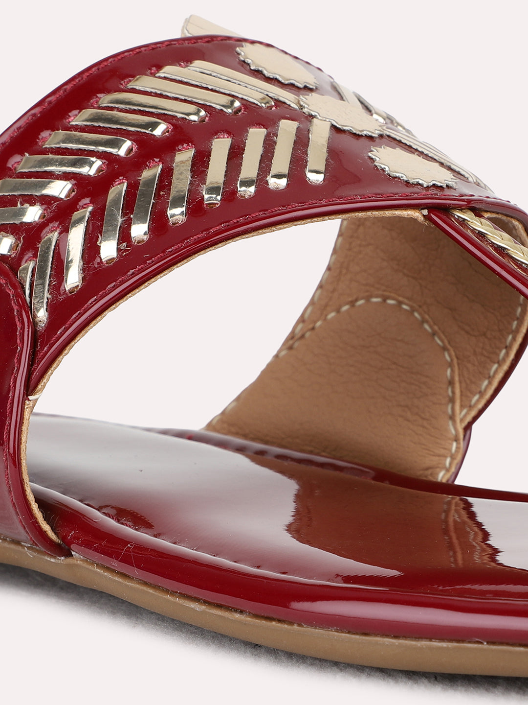 Womens Maroon Casual Textured One Toe Flat Sandals