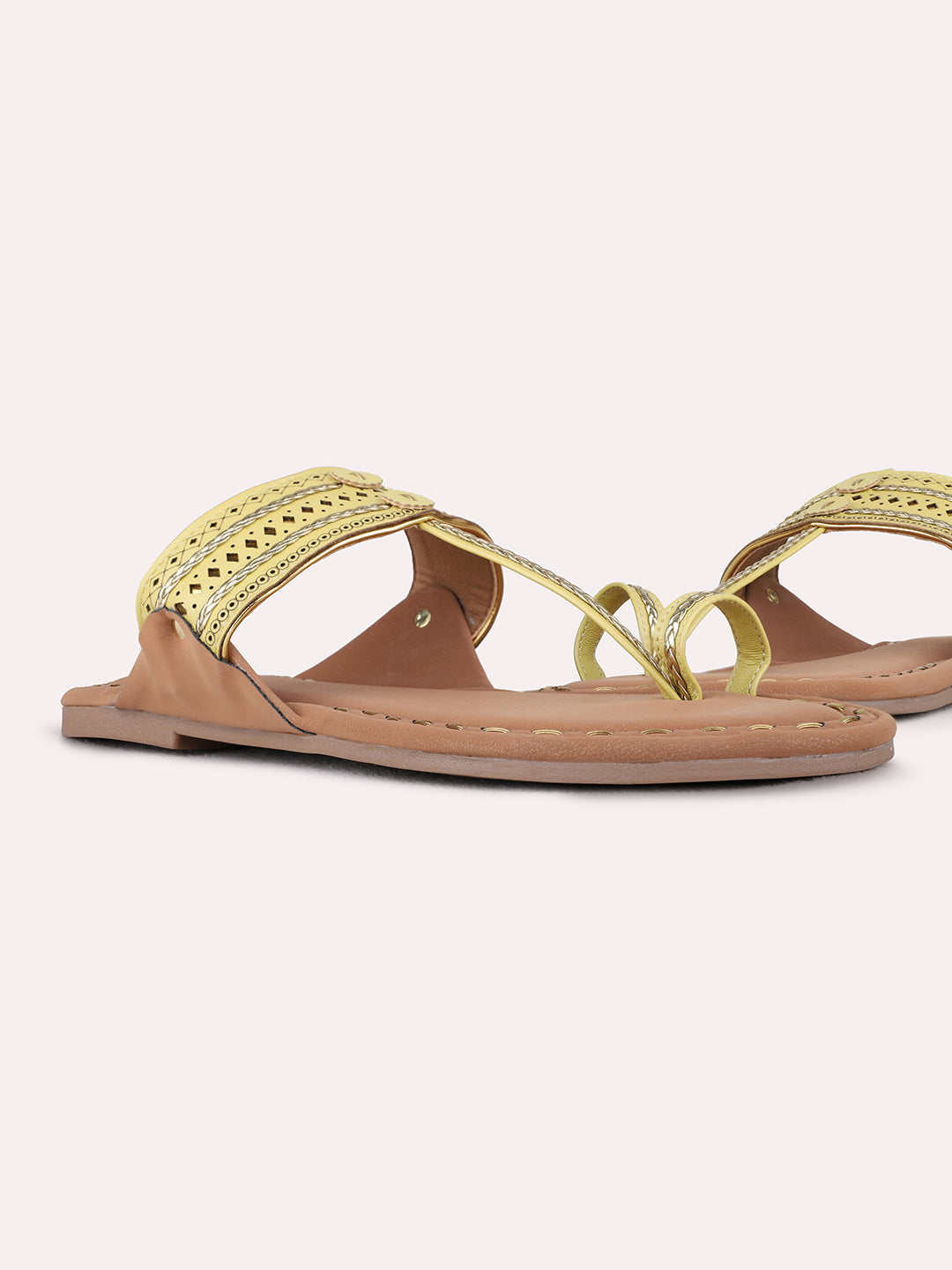 Womens Yellow Ethnic Embellished One Toe Kolhapuris